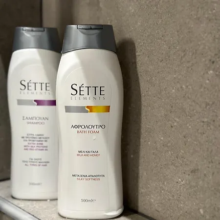 2 Doors- Luxury By The Sea, Easy Parking Apartment *