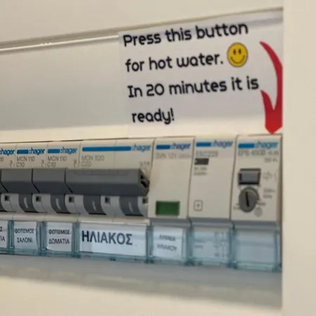 2 Doors- Luxury By The Sea, Easy Parking Appartement *