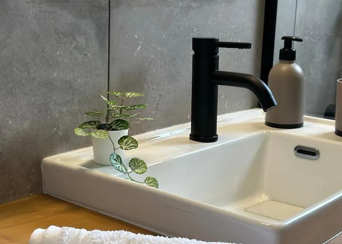 Apartament 2 Doors- Luxury By The Sea, Easy Parking *