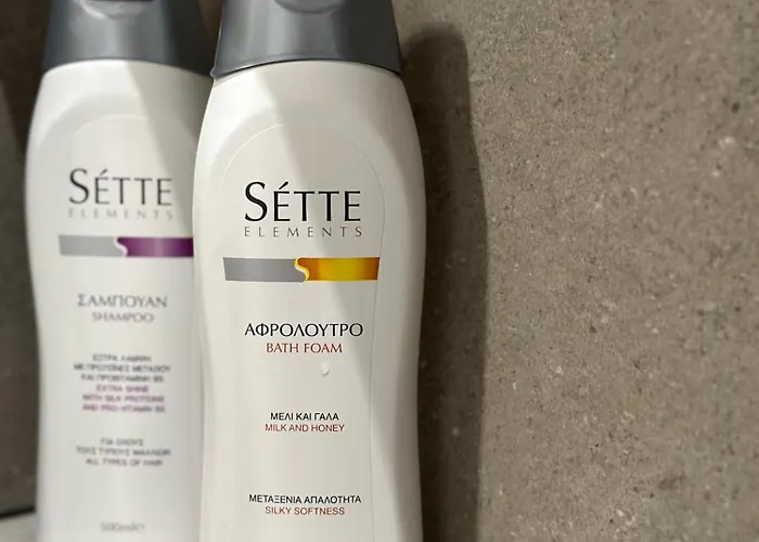 2 Doors- Luxury By The Sea, Easy Parking Apartament *