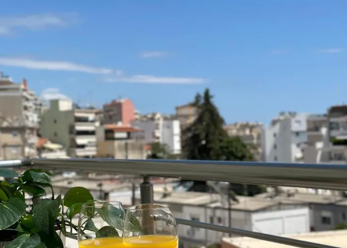 2 Doors- Luxury By The Sea, Easy Parking Apartament *