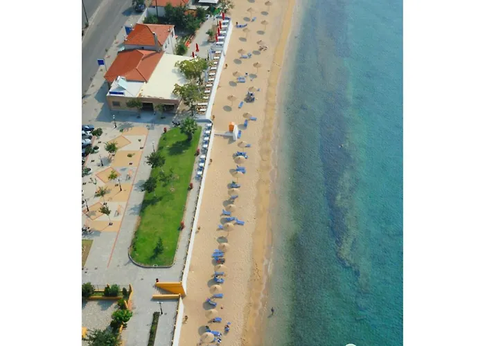 2 Doors- Luxury By The Sea, Easy Parking * Kavala