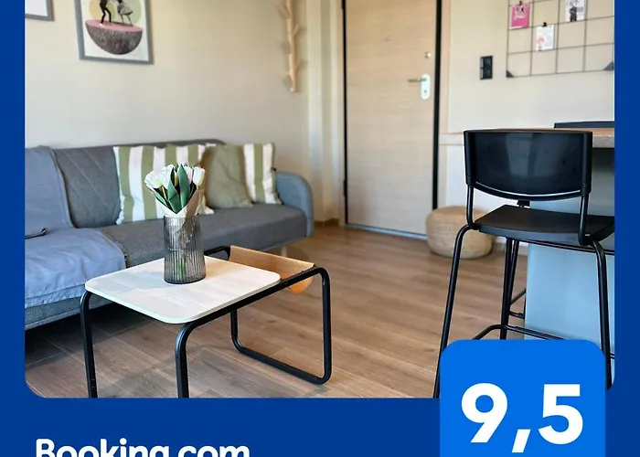 2 Doors- Luxury By The Sea, Easy Parking *