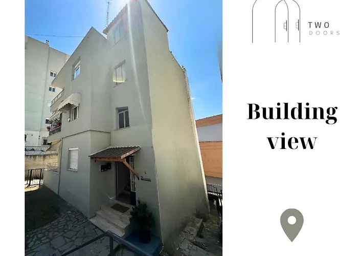 2 Doors- Luxury By The Sea, Easy Parking Kavala